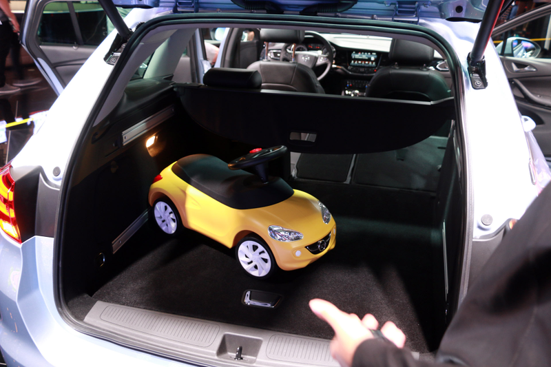 Illustration for article titled The New Opel Astra Is Cool In Case You're Wondering What GM Europe Does